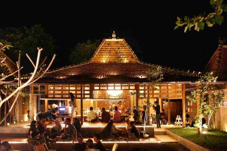 Info Filosofi Kopi Menu & Harganya di 2023