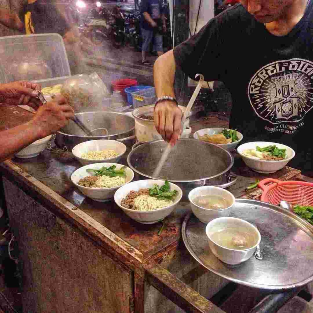 wisata kuliner terdekat