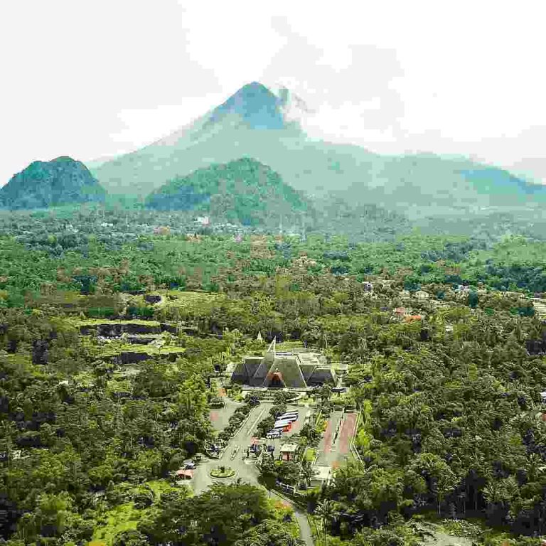 Tips Memilih Paket Tour 2023 dan Kisaran Harganya