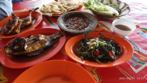 RM Khas Sunda Saung Oemah