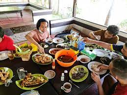 Dapur Pecak & Pemancingan Mbah Kung