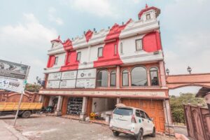 Fallinda Hotel adalah rekomendasi hotel di Cibinong