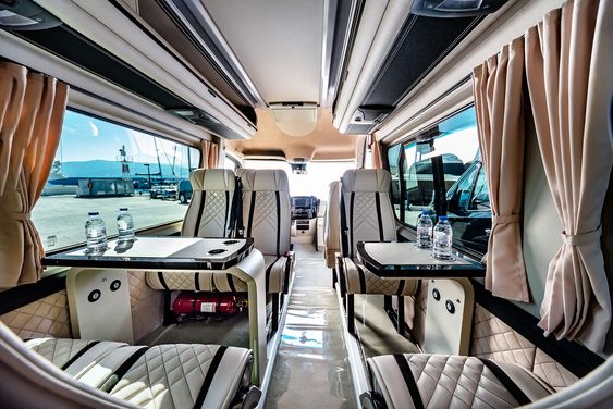 Fasilitas Sewa Bus Luxury Semarang
