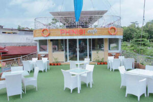Phinisi Cafe Merupakan Cafe di Jogja View Bagus