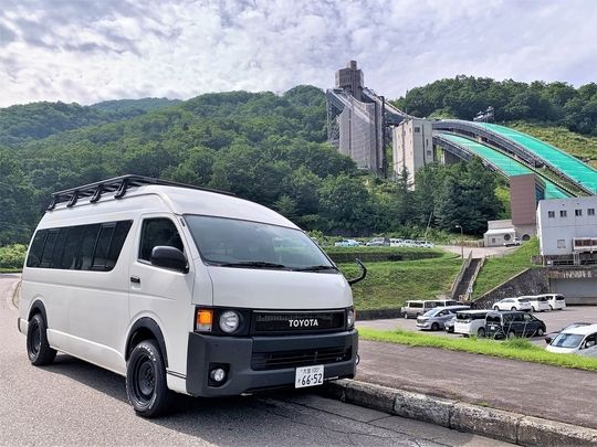 Sewa Hiace Jakarta Ponorogo
