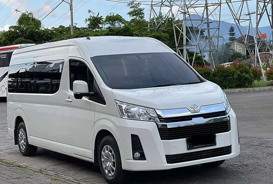 Liburan Seru dengan Sewa Hiace Luxury Bandung di Belvania!
