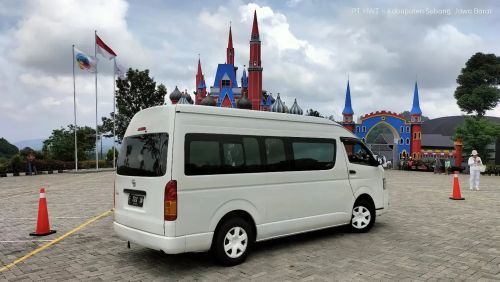Layanan Sewa Hiace Jakarta Lepas Kunci