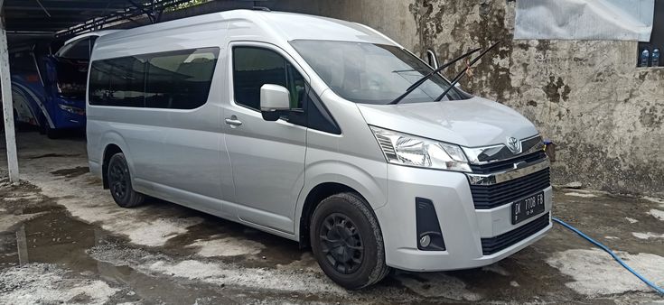 Sewa Mobil Semarang Murah dengan Hiace