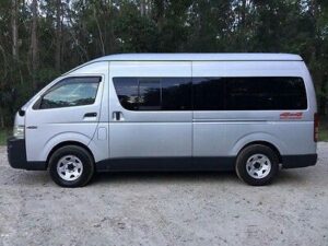 Rental Mobil dengan Sopir
