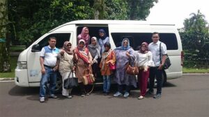 Rental Mobil Surabaya Lepas Kunci