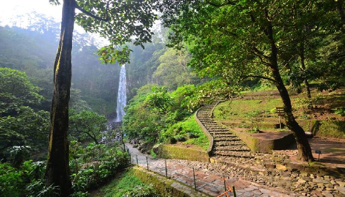 Wisata Solo Murah Meriah 2024