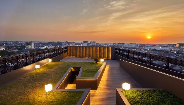 The 12 Rooftop Bar Semarang