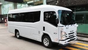 Keuntungan Sewa Elf Untuk Perjalanan Wisata Bersama Keluarga Besar