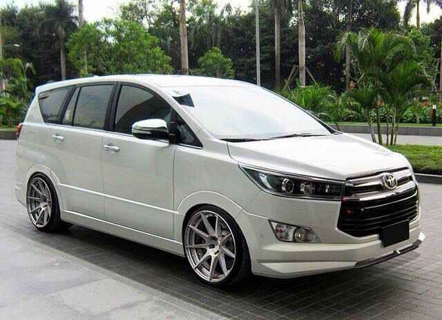 Sewa Mobil Plus Sopir, Solusi Terpercaya 100% Dalam Berkendara
